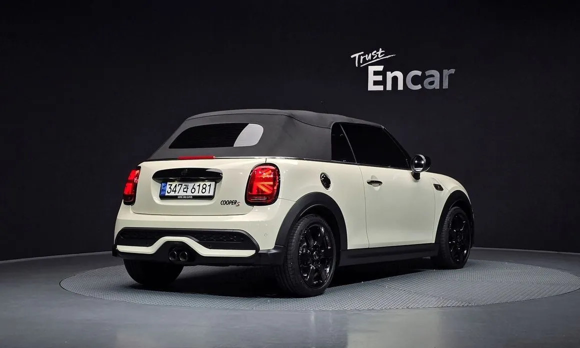Mini Cooper Convertible 2023 из KR, фото 2