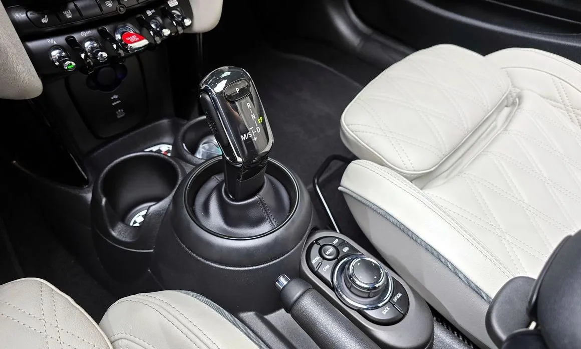 Mini Cooper Convertible 2023 из KR, фото 10