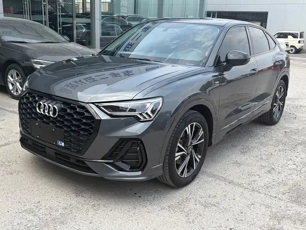 Audi Q3 Sportback — фото 1