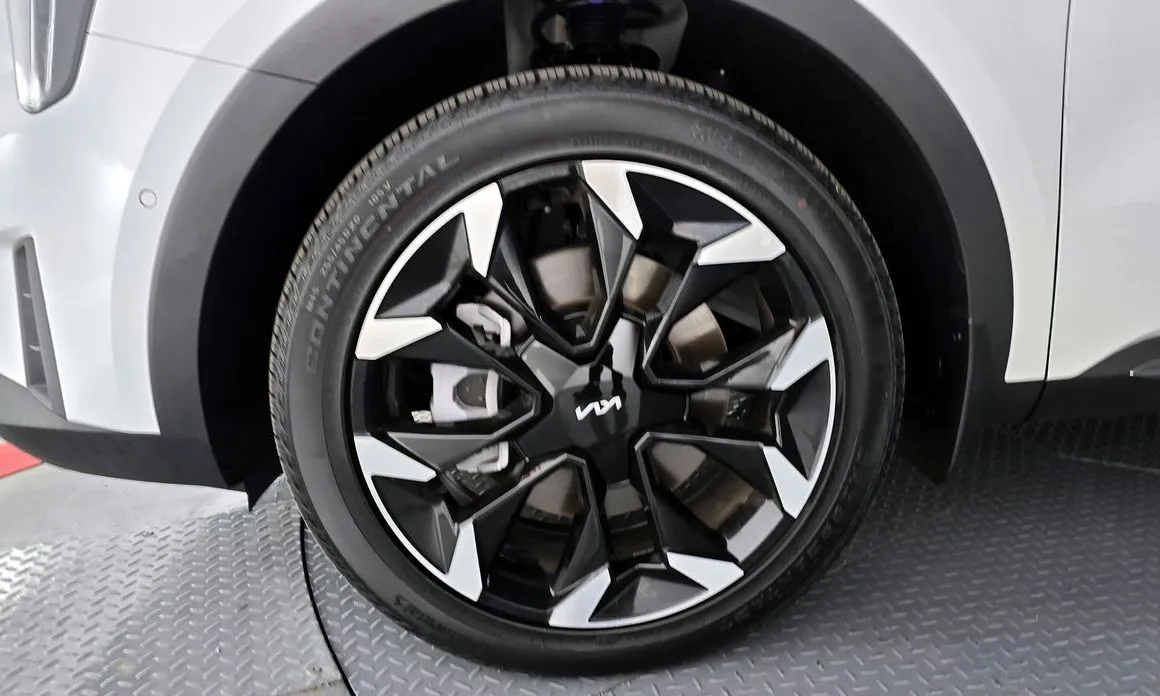 Kia Sorento — фото 6