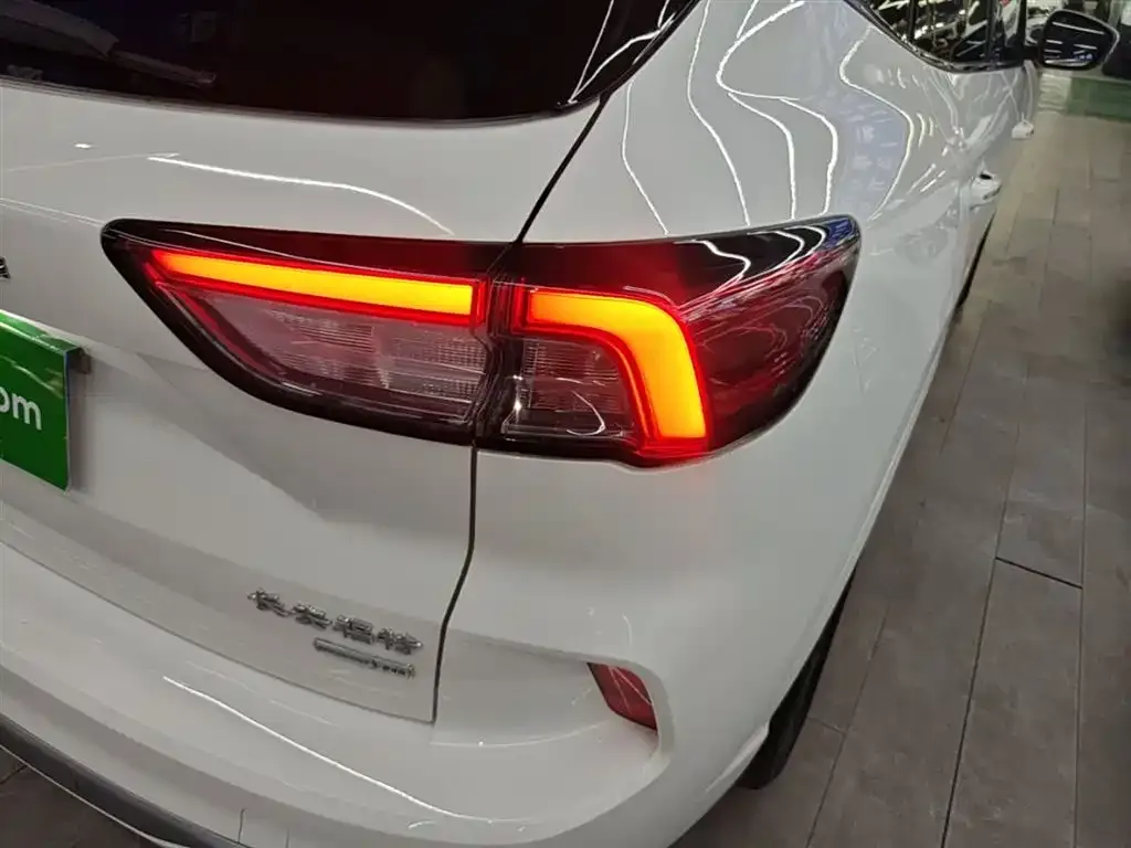 Ford Escape 2021 из CN, фото 4