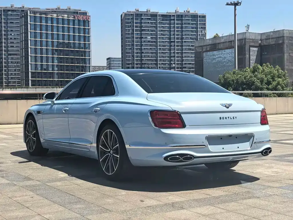 Bentley Flying Spur — фото 5