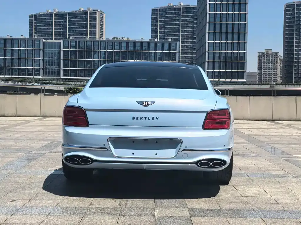 Bentley Flying Spur — фото 3