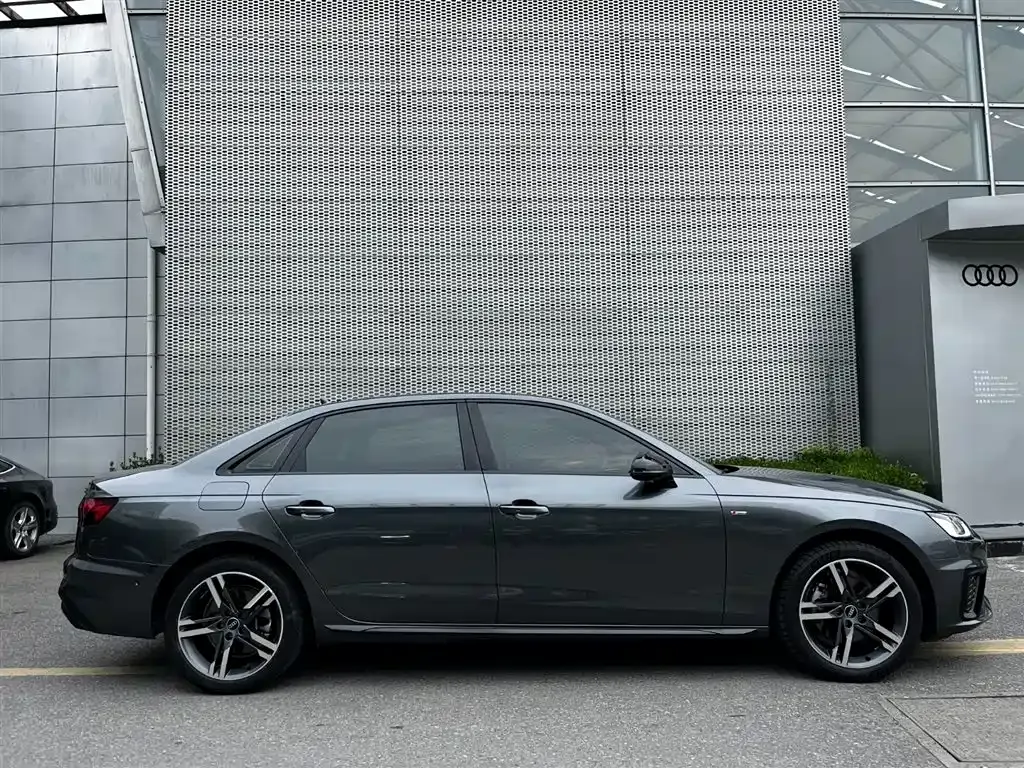 Audi A4L — фото 9