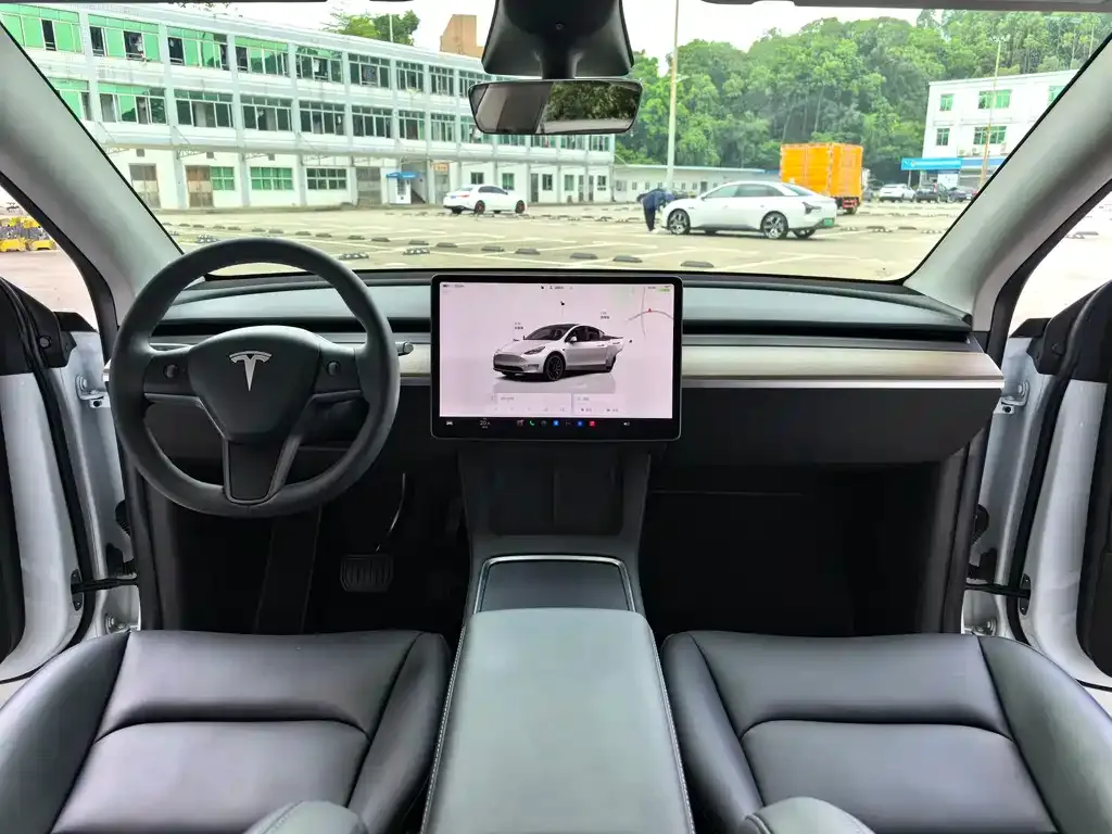 Tesla Model Y — фото 4