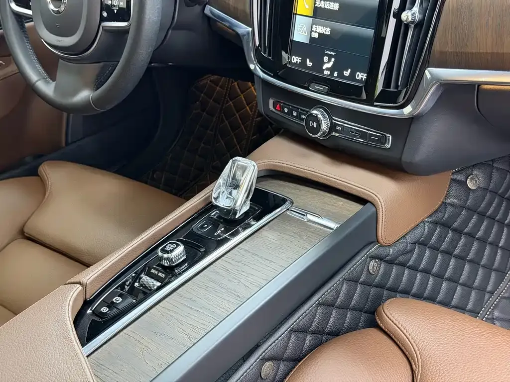 Volvo S90 — фото 8