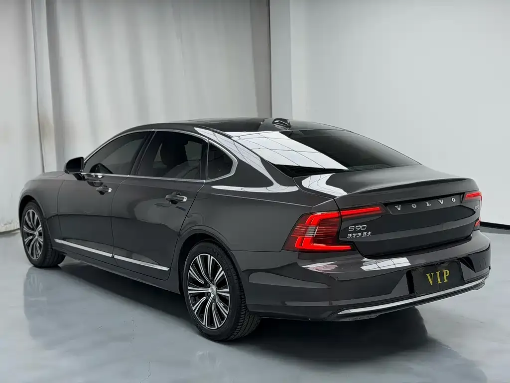 Volvo S90 — фото 3