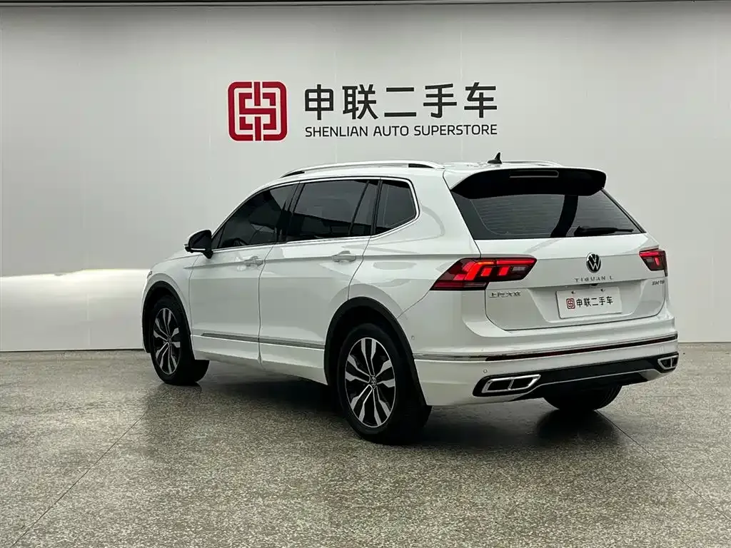 Volkswagen Tiguan L — фото 10