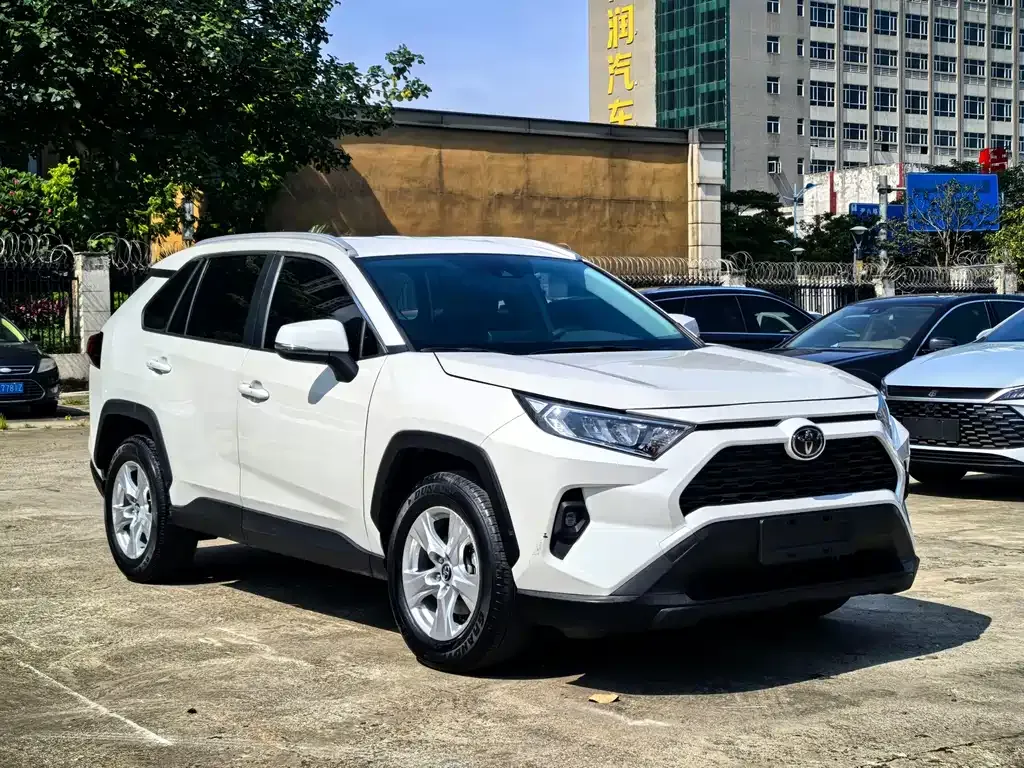 Toyota RAV4 2024 из CN, фото 8