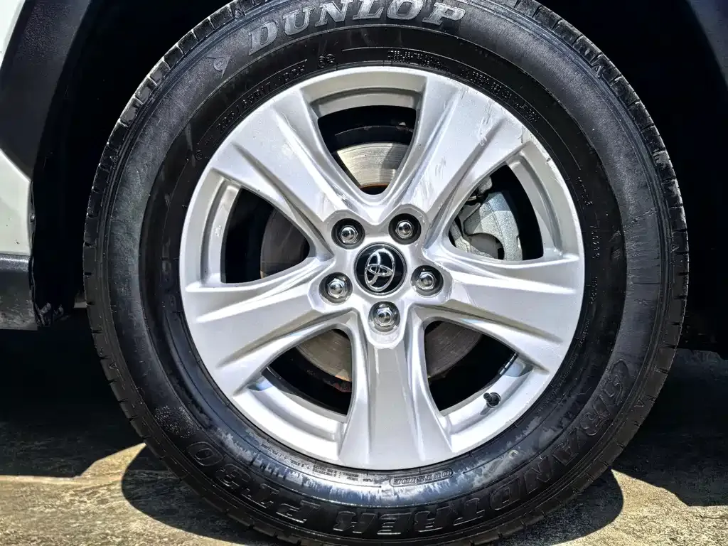 Toyota RAV4 2024 из CN, фото 4