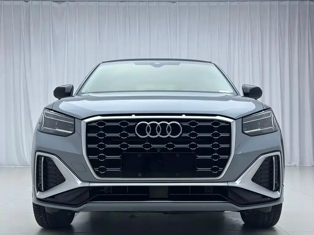 Audi Q2L — фото 4