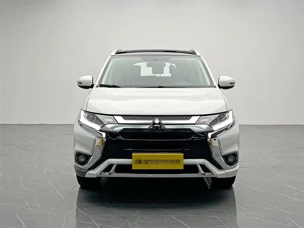 Mitsubishi Outlander 2021 из CN, фото 2