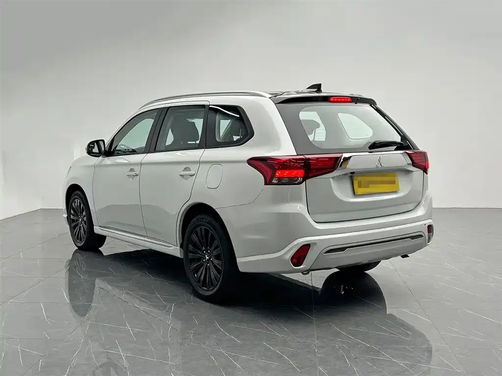 Mitsubishi Outlander 2021 из CN, фото 6