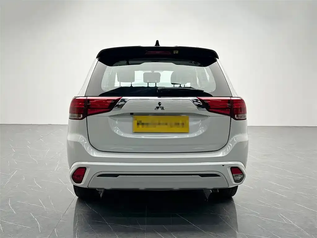 Mitsubishi Outlander 2021 из CN, фото 4