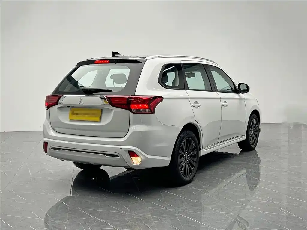 Mitsubishi Outlander 2021 из CN, фото 7
