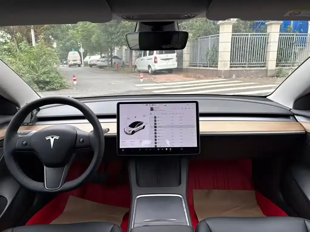 Tesla Model 3 — фото 2