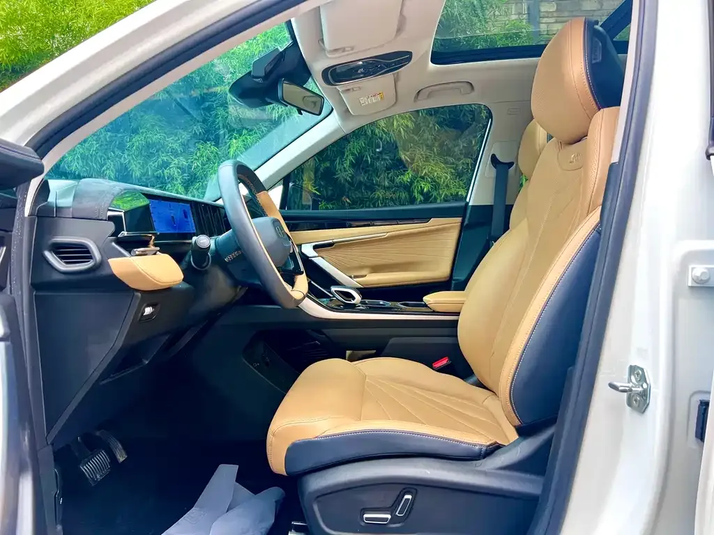 Geely Boyue L 2024 из CN, фото 3
