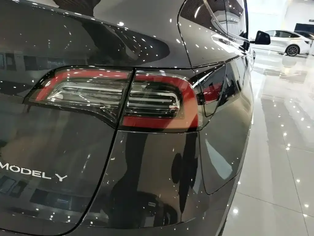 Tesla Model Y 2024 из CN, фото 4