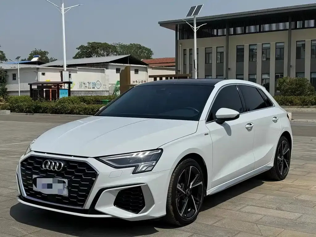 Audi A3 — фото 1