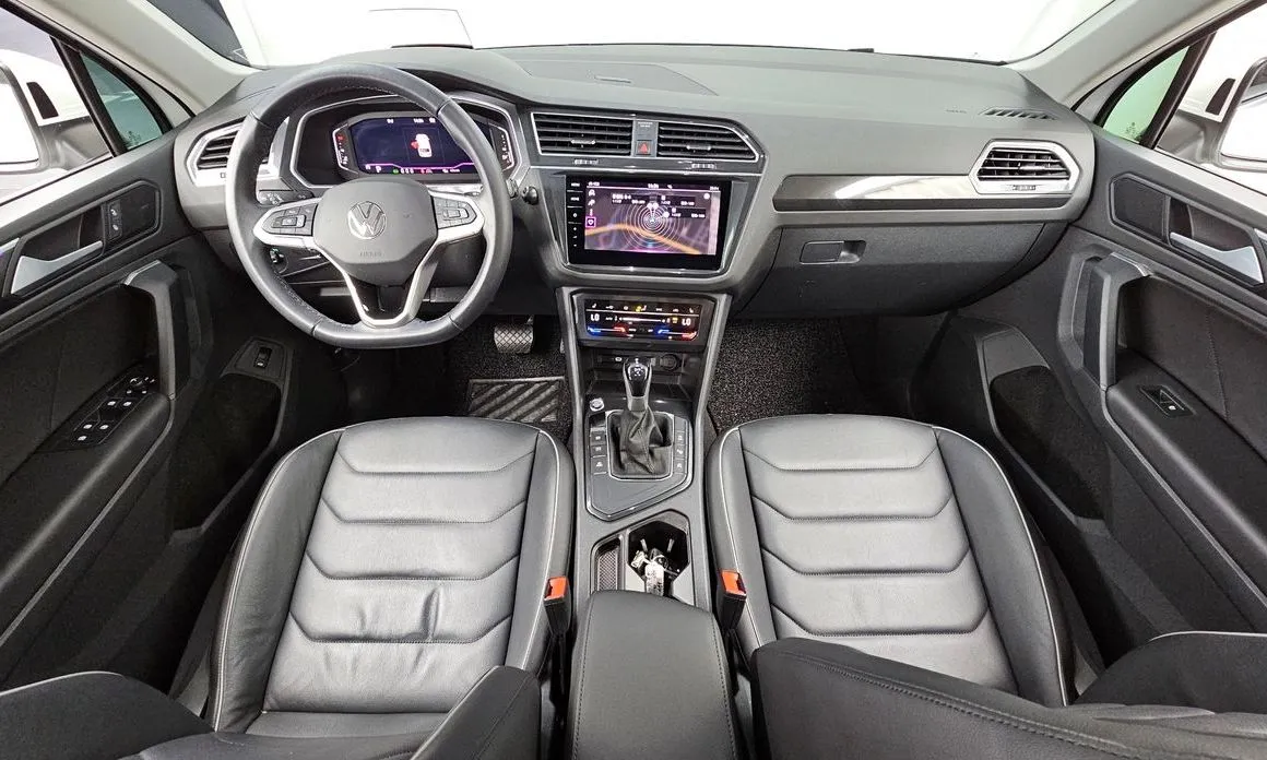 Volkswagen Tiguan — фото 10
