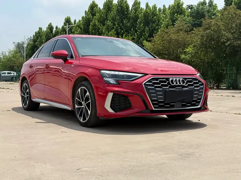 Audi A3 — фото 1