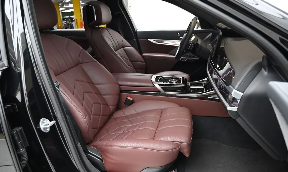 BMW 7-Series 2025 из KR, фото 10