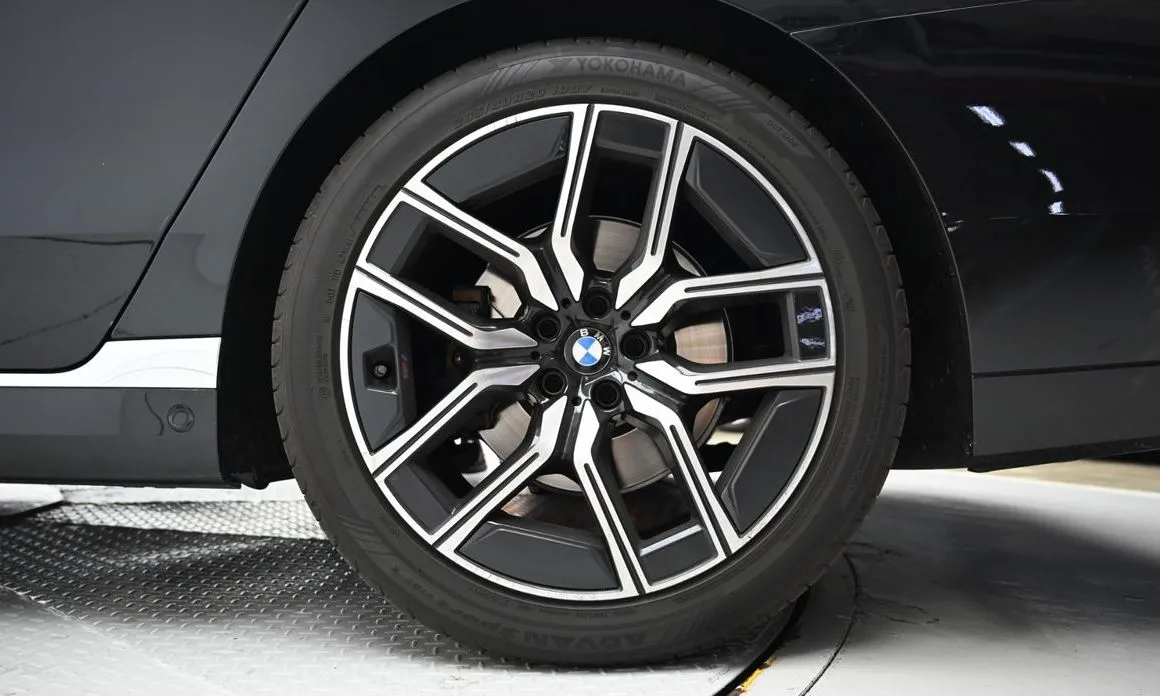 BMW 7-Series 2025 из KR, фото 9
