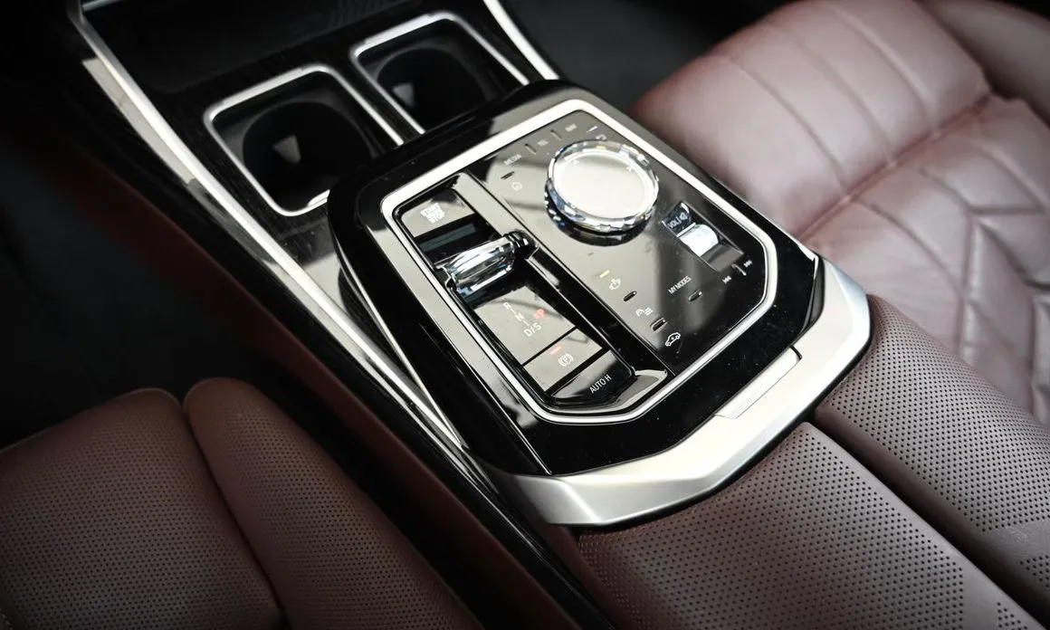 BMW 7-Series 2025 из KR, фото 4