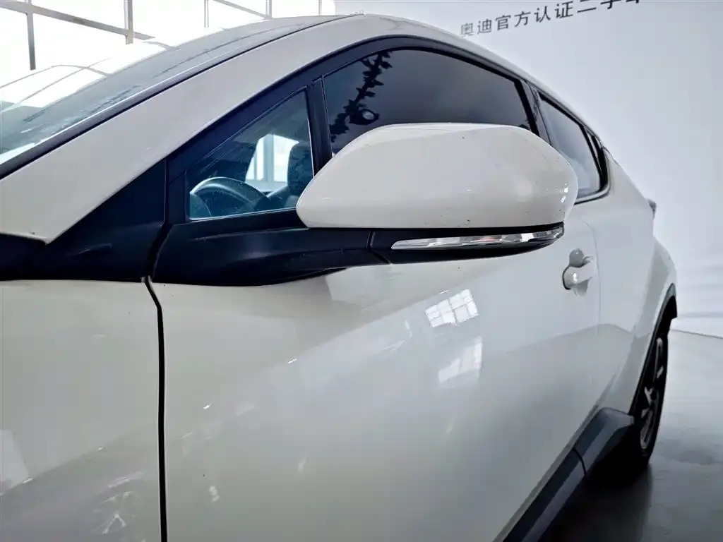 Toyota C-HR 2023 из CN, фото 3