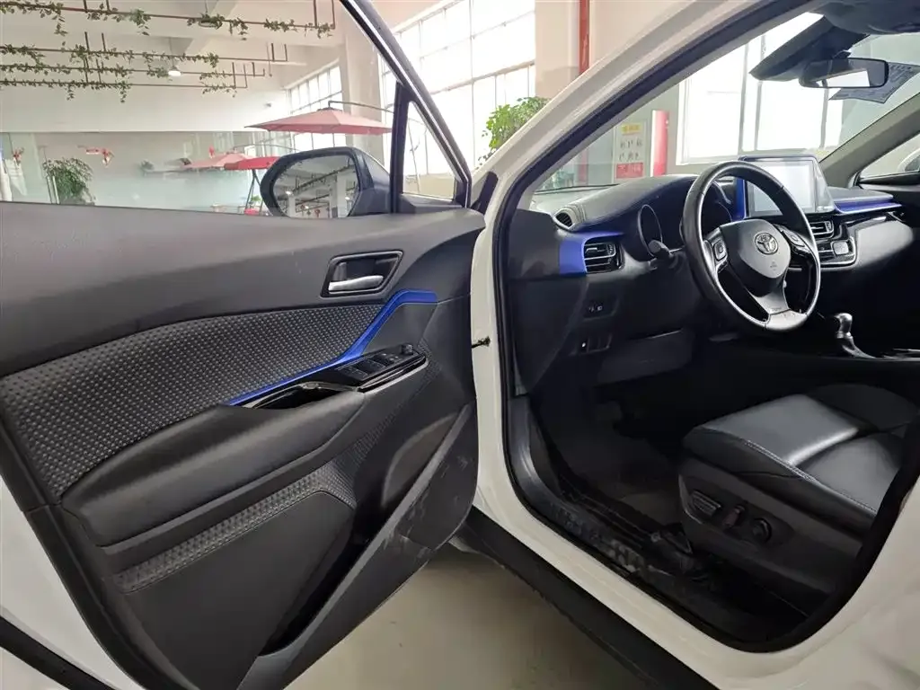 Toyota C-HR 2023 из CN, фото 6