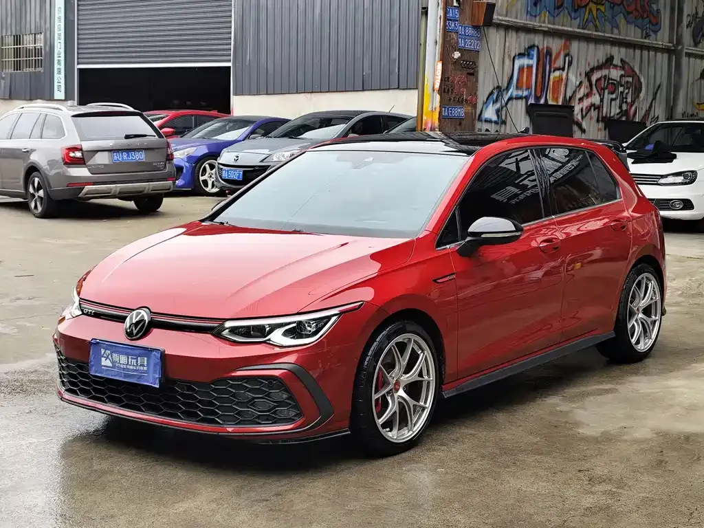 Volkswagen Golf GTI