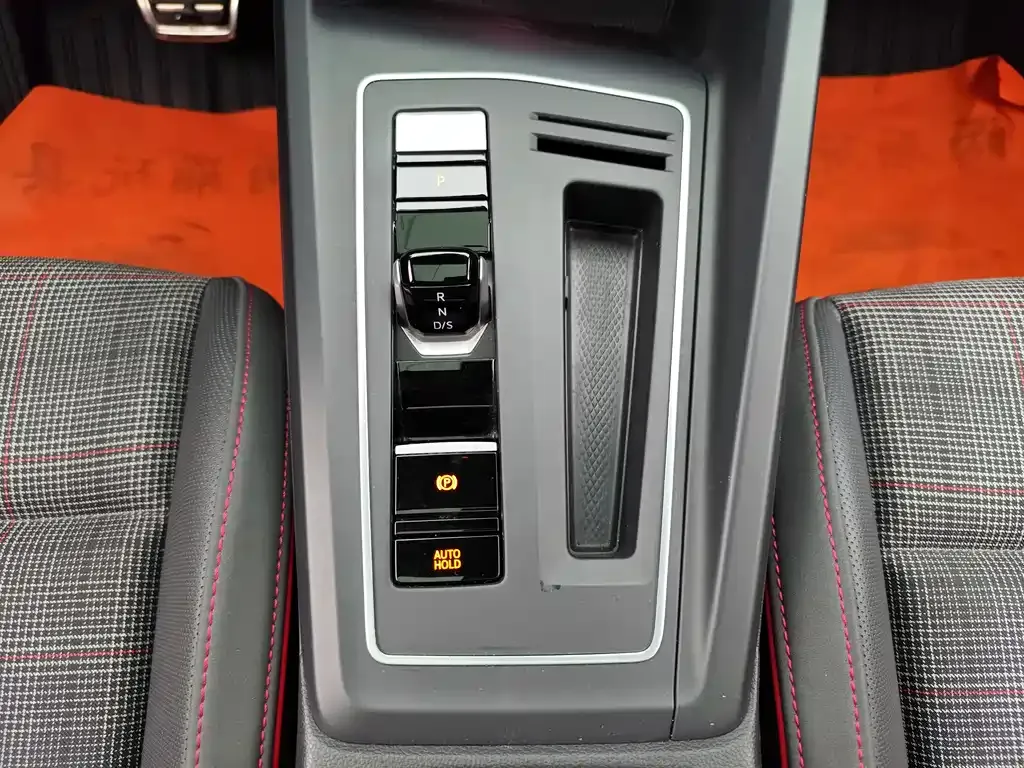 Volkswagen Golf GTI 2022 из CN, фото 4