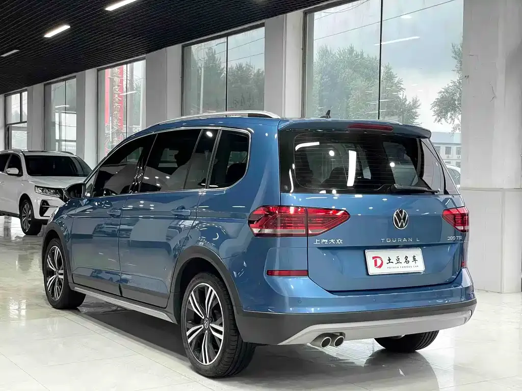 Volkswagen Touran 2022 из CN, фото 3