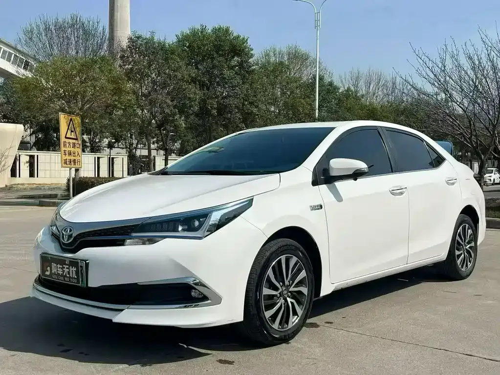 Toyota Corolla — фото 1