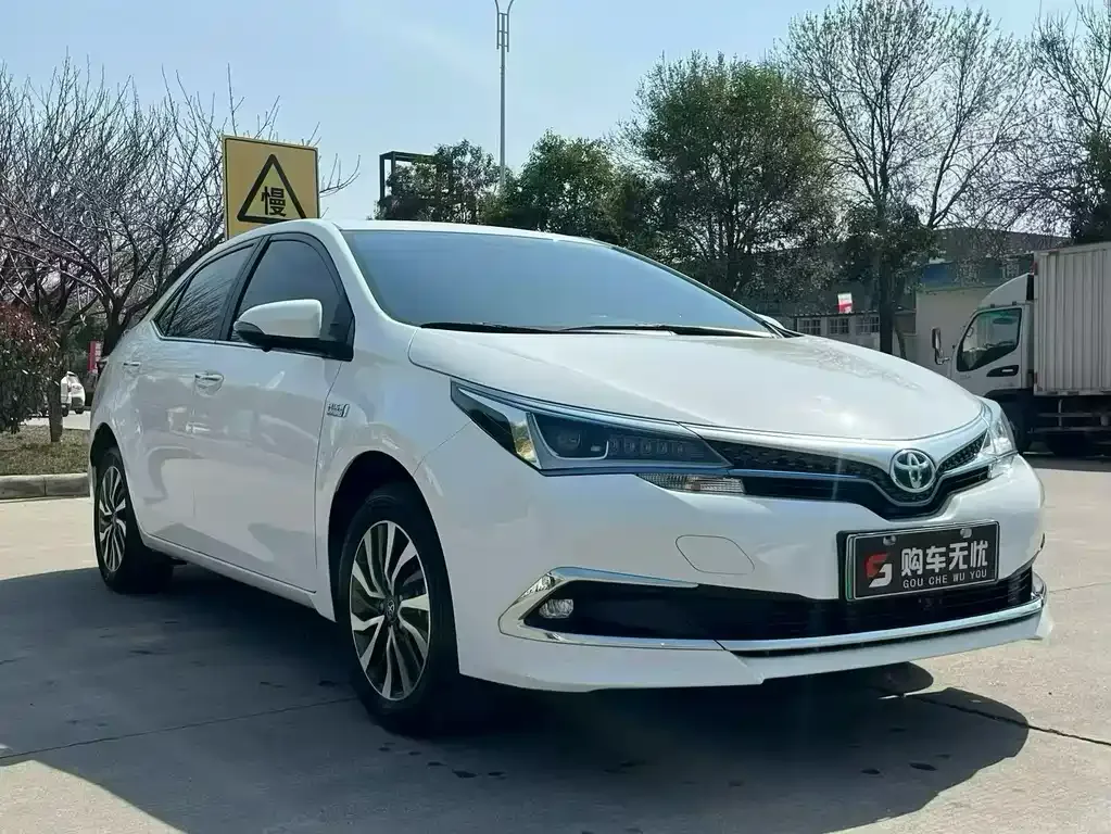 Toyota Corolla — фото 2