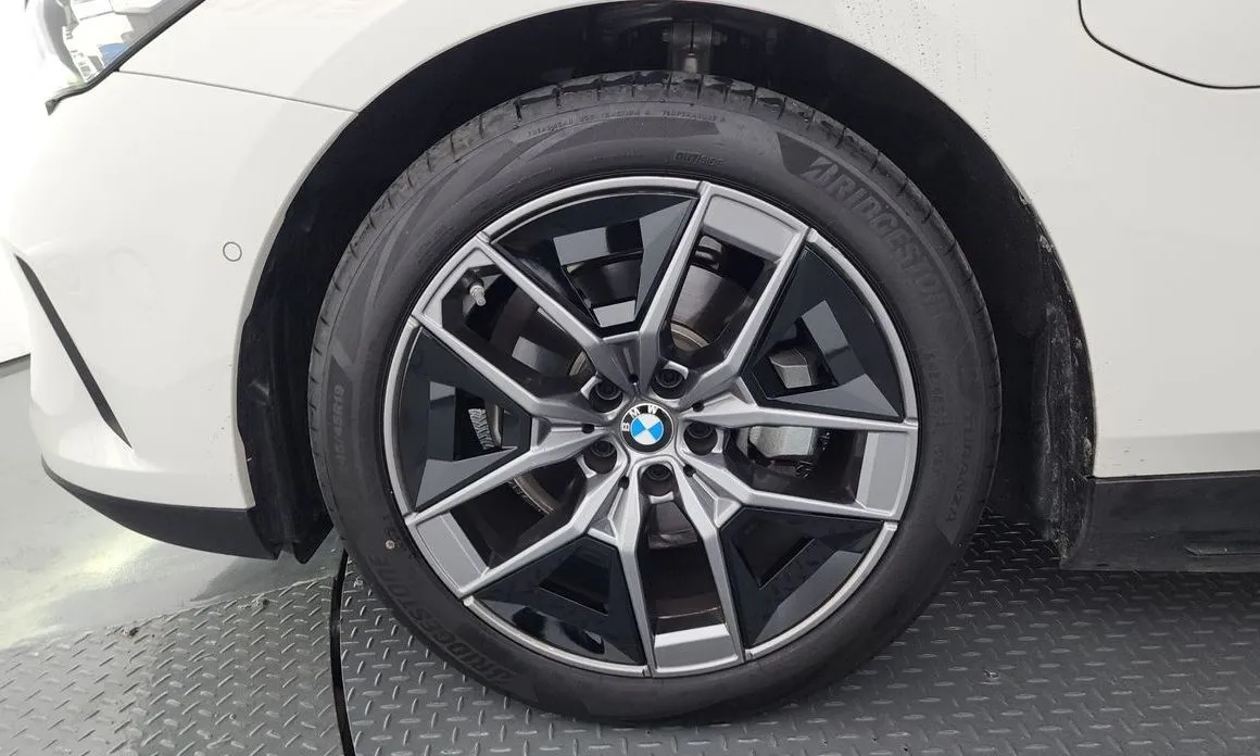 BMW 5-Series 2026 из KR, фото 7