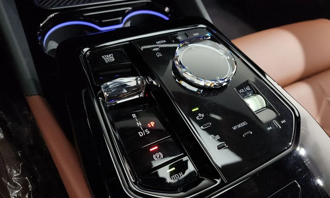 BMW 5-Series 2026 из KR, фото 6