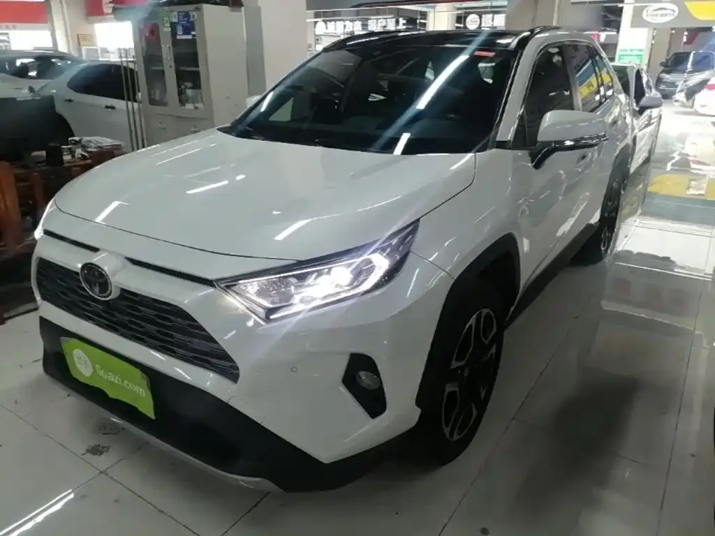 Toyota RAV4 — фото 10