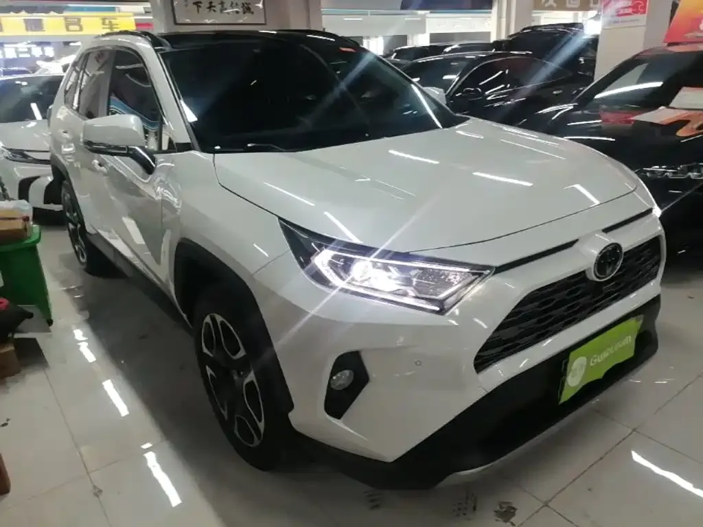 Toyota RAV4 — фото 2