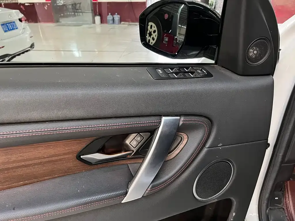 Land Rover Discovery Sport — фото 10