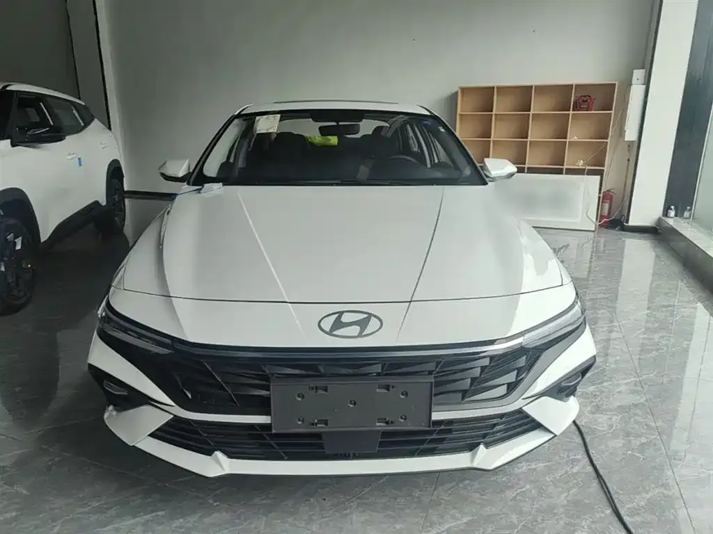 Hyundai Elantra — фото 4