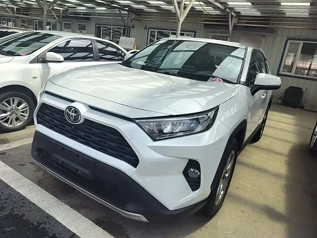 Toyota RAV4 — фото 3