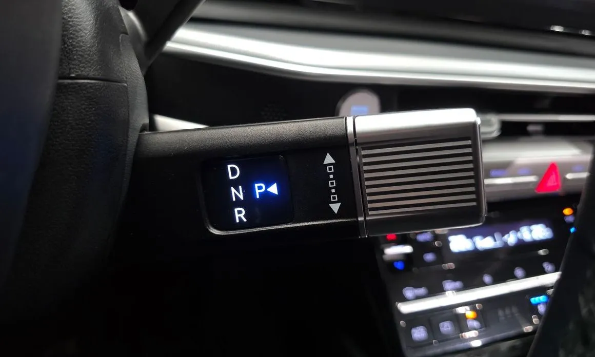 Hyundai Grandeur 2023 из KR, фото 2