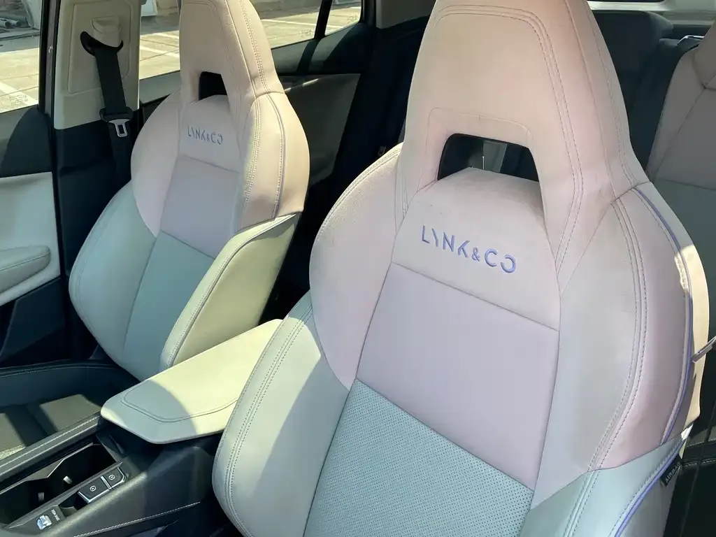 Lynk & Co 06 2023 из CN, фото 6
