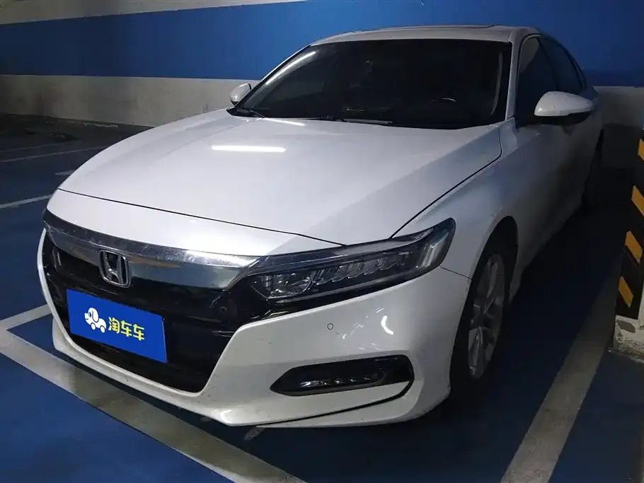 Honda Accord — фото 1