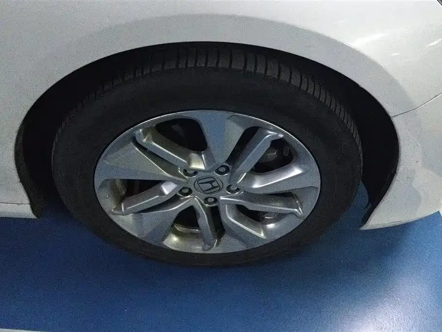Honda Accord — фото 8