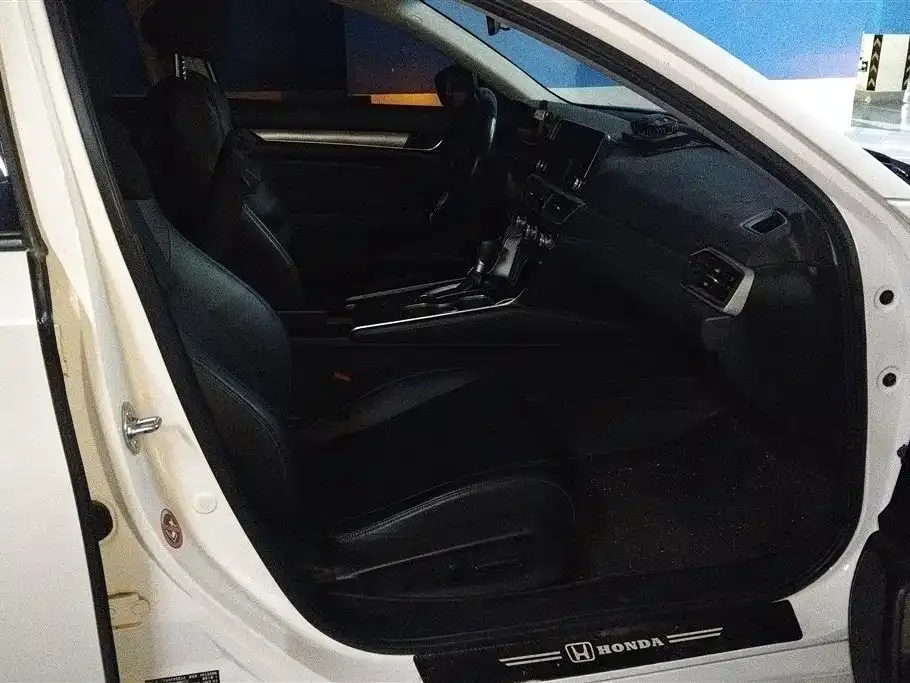 Honda Accord — фото 6
