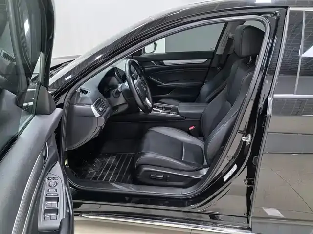 Honda Accord — фото 7