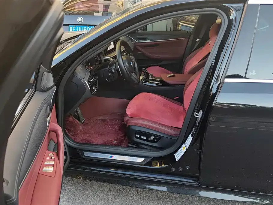 BMW 5 Series 2023 из CN, фото 5