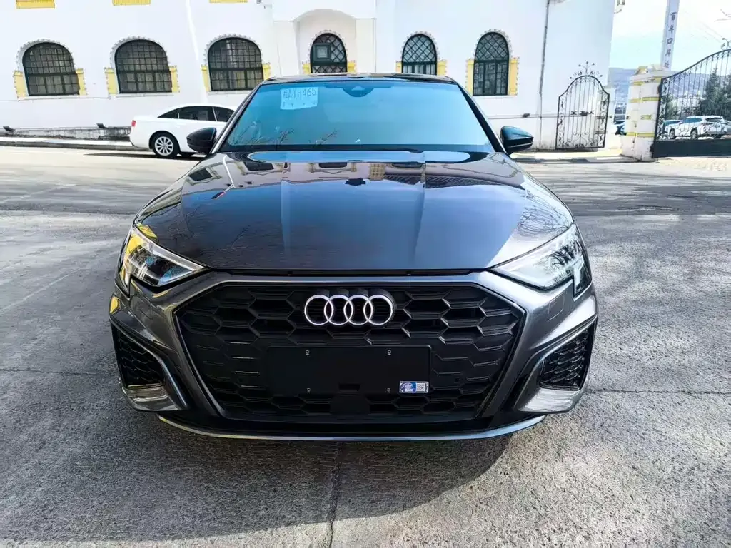 Audi A3 — фото 1